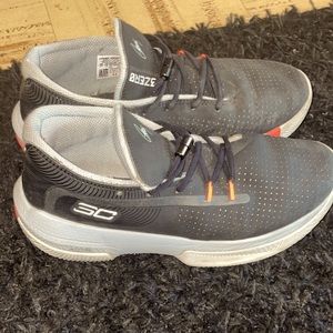 Under Armour Curry 3Zero0 - Size 7M